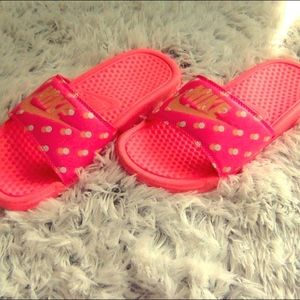 nike pink neon sandals
